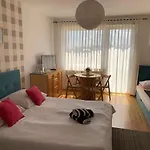 Goscinne Teresa Jeka