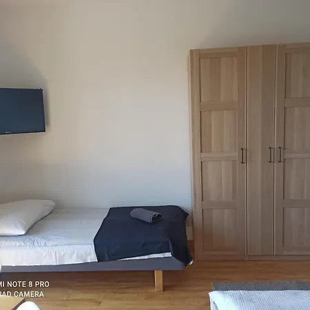 Goscinne Teresa Jeka *